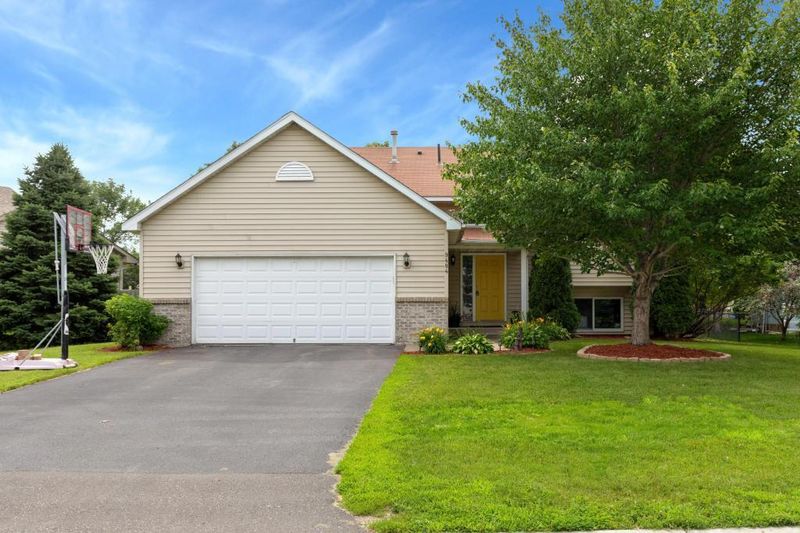 9484 Harkness Ave S, Cottage Grove, MN 55016