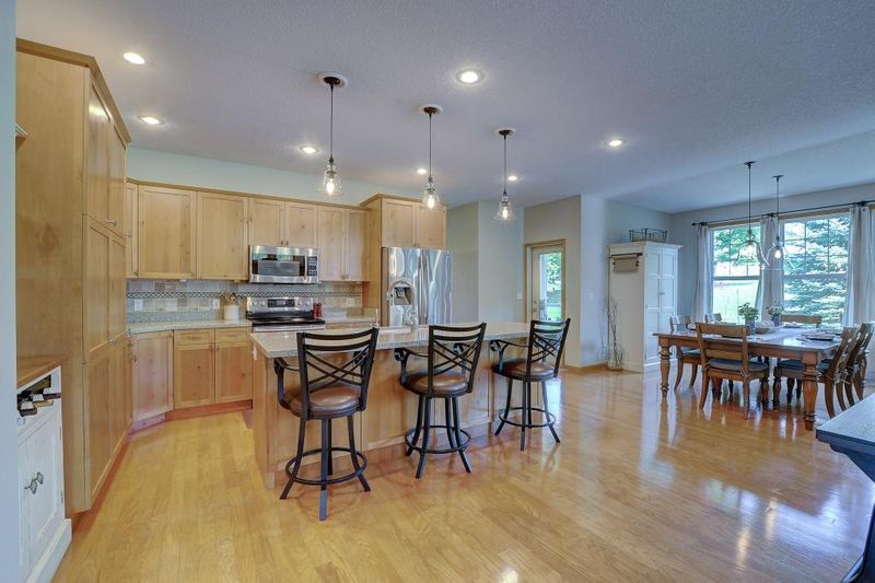 9039 Whispering Oaks Trl, Shakopee, MN 55379