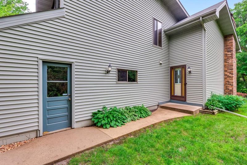 4215 Shirlee Ln N, Shoreview, MN 55126