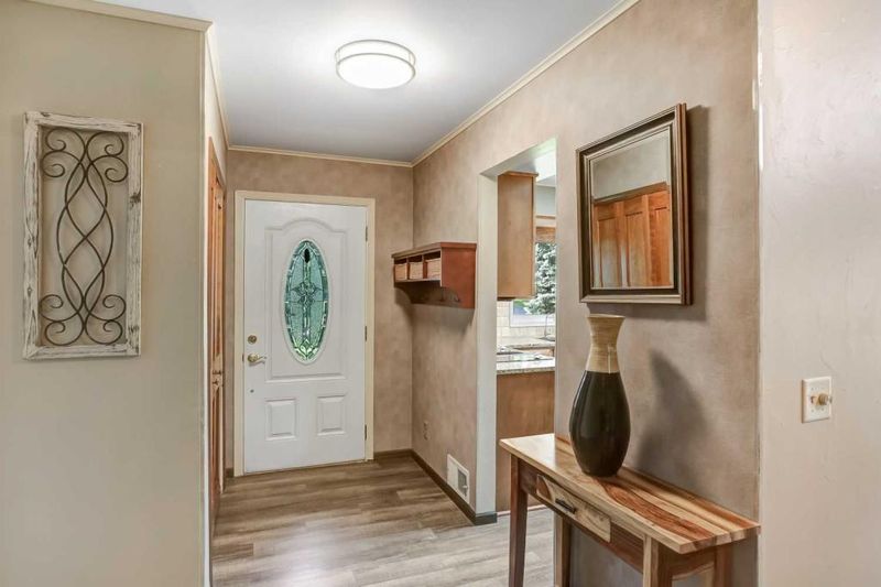 18000 Evenston Rd, Eden Prairie, MN 55346