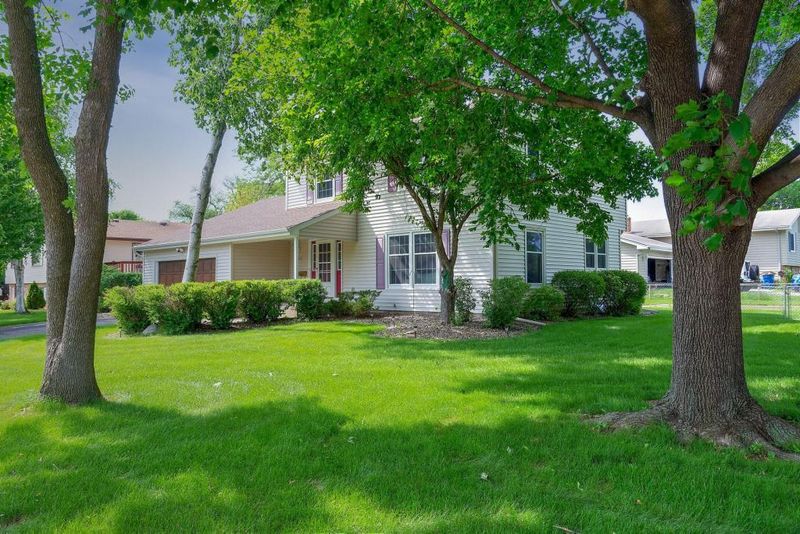 630 E 99th St, Bloomington, MN 55420