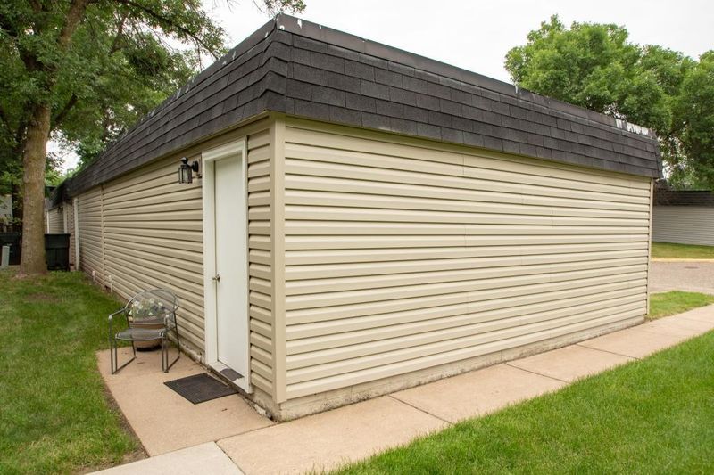 3696 Conroy Ct, Inver Grove Heights, MN 55076