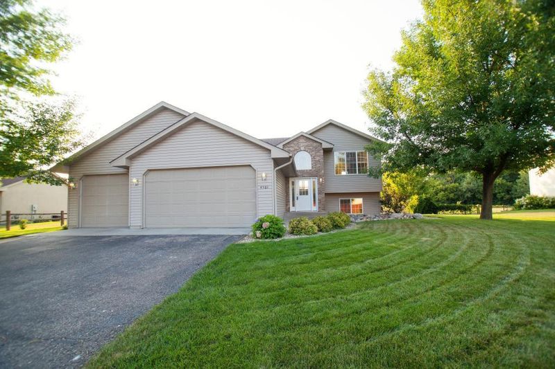 4561 Kady Ave NE, Saint Michael, MN 55376