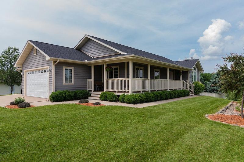 300 Trailstone Dr SW, Cokato, MN 55321