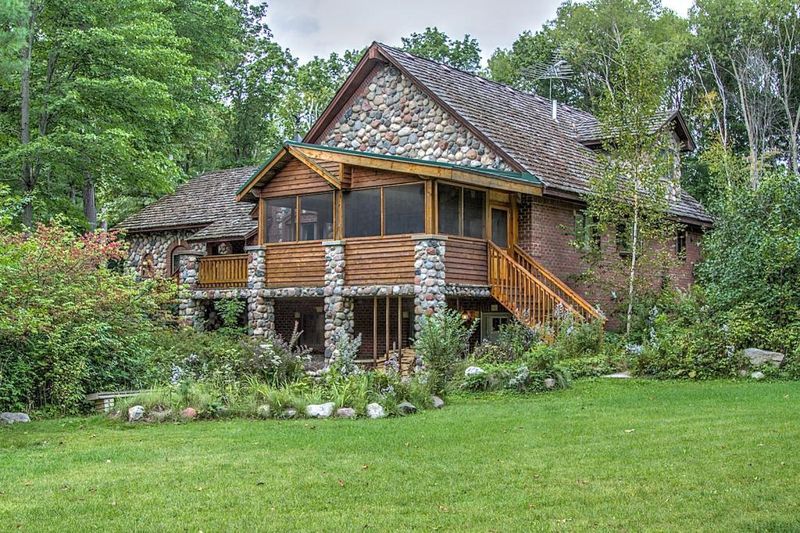1049 373rd Ave NE, Stanchfield, MN 55080