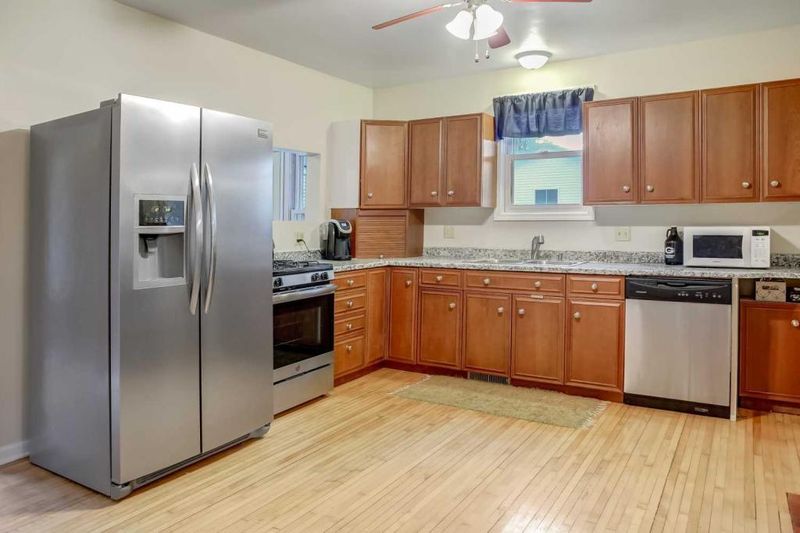 325 N Willow St, Belle Plaine, MN 56011