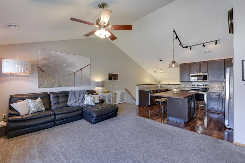 6711 Folkestone Rd, Apple Valley, MN 55124