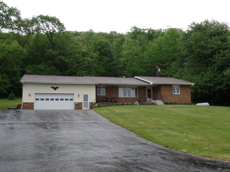 W6106 Waubeek Mound Rd, Eau Galle, WI 54737