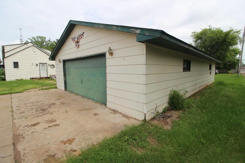 1020 3rd St SW, Crosby, MN 56441