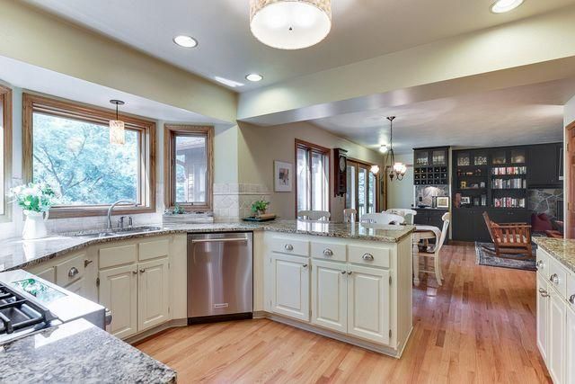 11757 Boulder Bay Rd, Eden Prairie, MN 55344