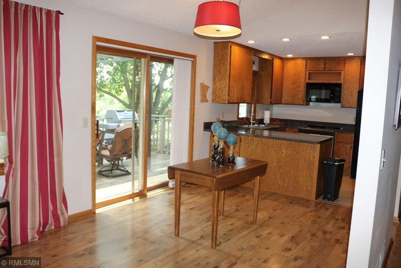 4347 Yorktown Dr, Eagan, MN 55123