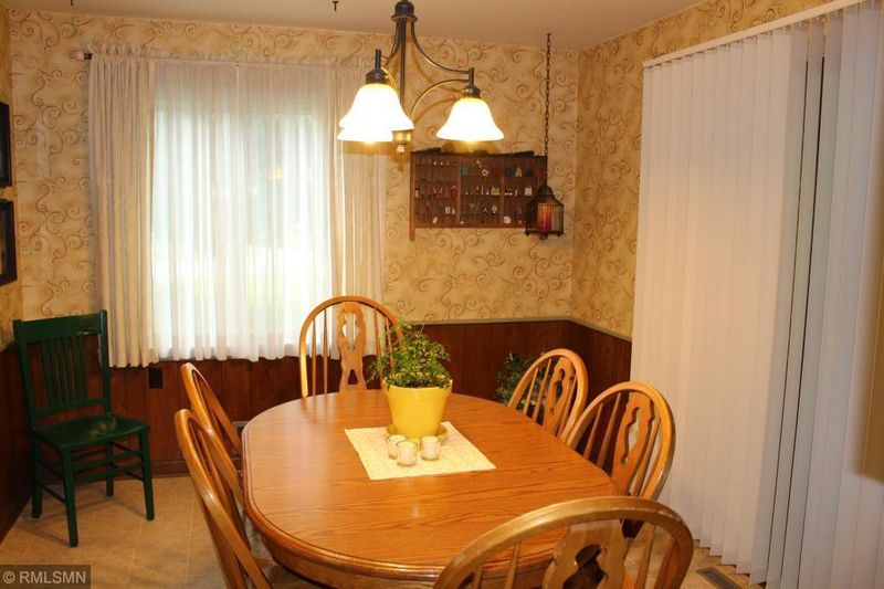 924 Brian Ct, Saint Cloud, MN 56303
