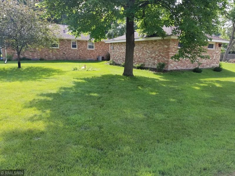 606 3rd St NE, Montgomery, MN 56069
