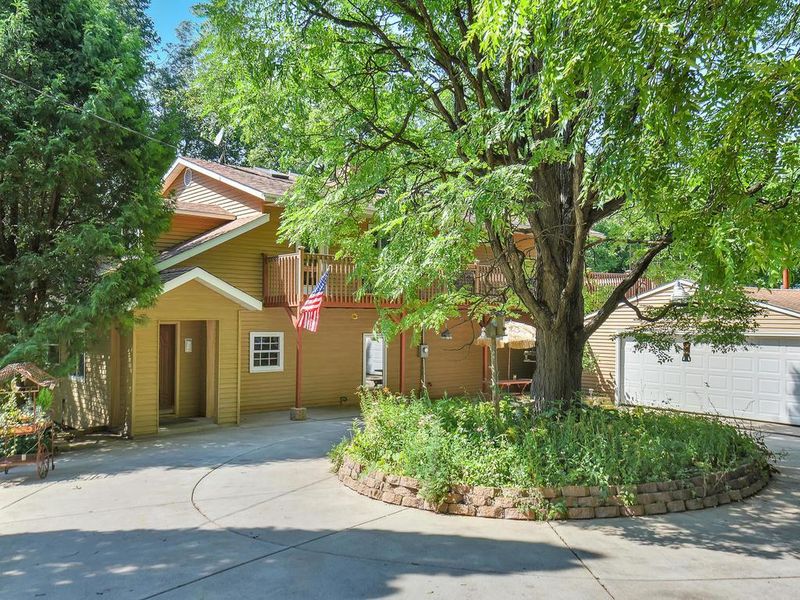26780 Smithtown Rd, Excelsior, MN 55331