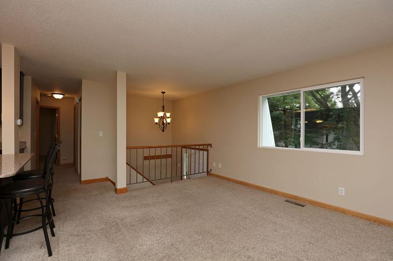 3766 Conroy Trl, Inver Grove Heights, MN 55076