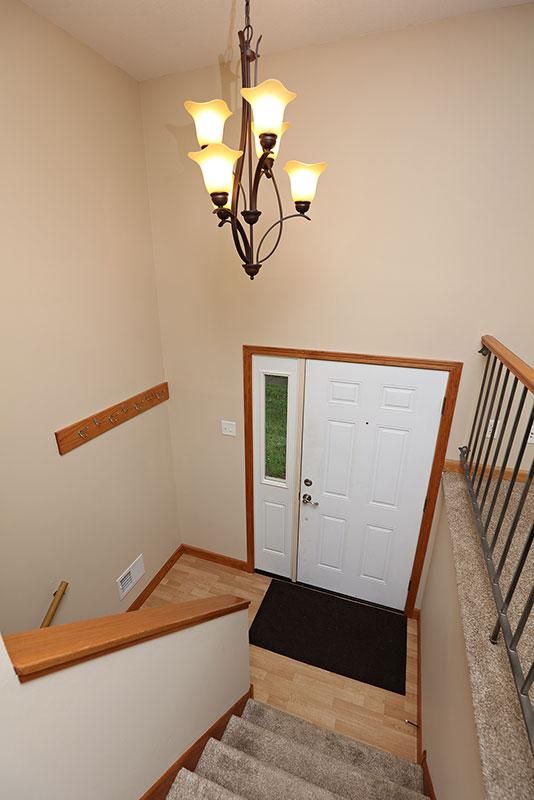 3766 Conroy Trl, Inver Grove Heights, MN 55076