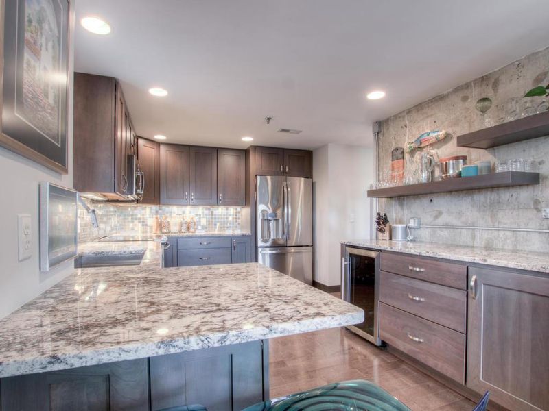 3145 Dean Ct #605, Minneapolis, MN 55416