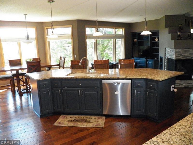 800 Quail Ridge Rd, Eagan, MN 55123
