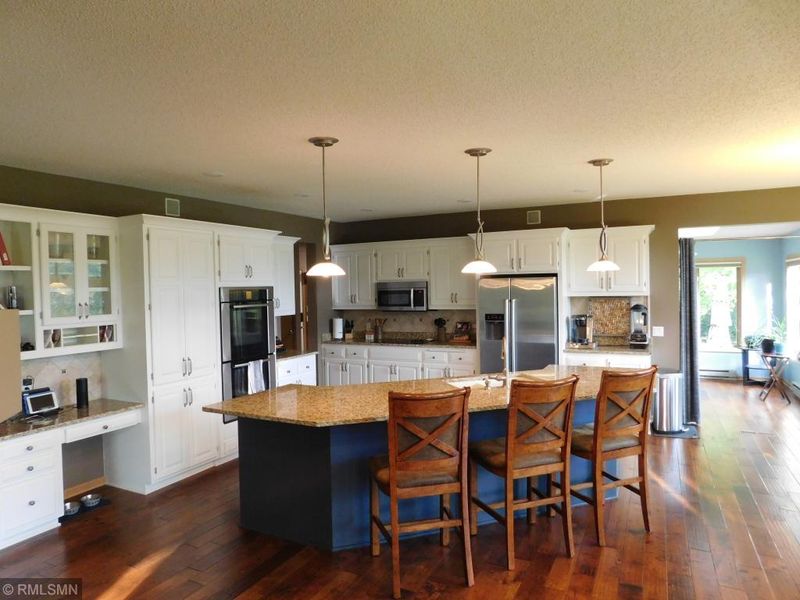 800 Quail Ridge Rd, Eagan, MN 55123