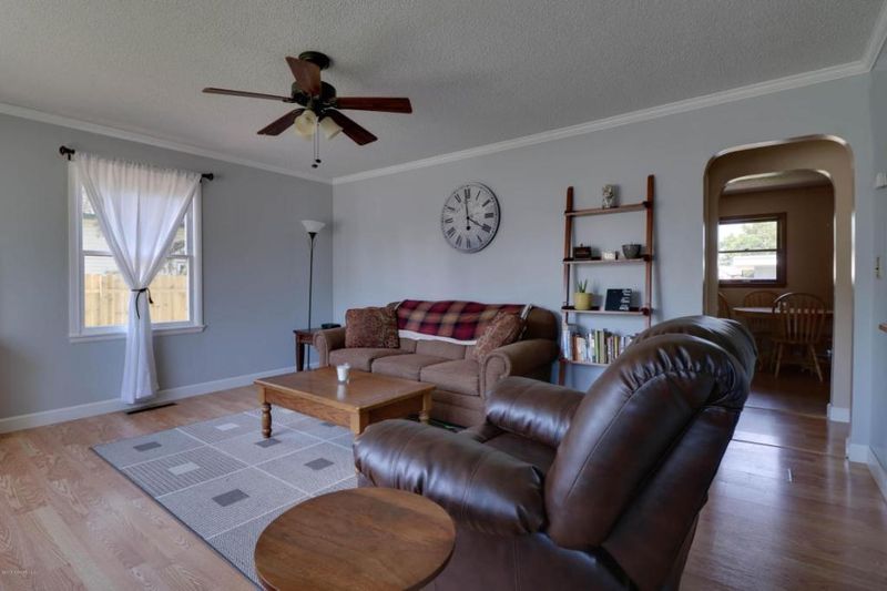 909 Roosevelt Rd SE, Bemidji, MN 56601