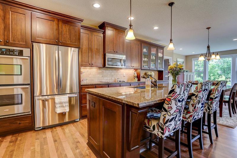 1000 Anthony Way, Victoria, MN 55386