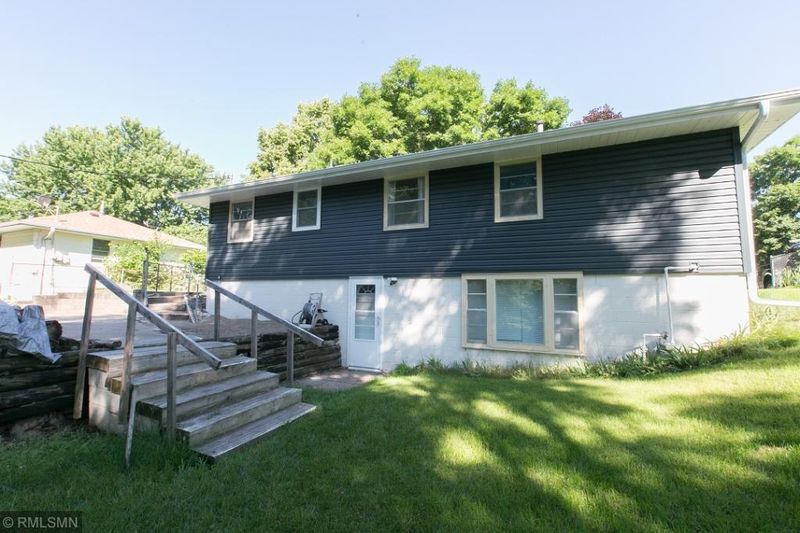 814 108th Ln NW, Coon Rapids, MN 55448