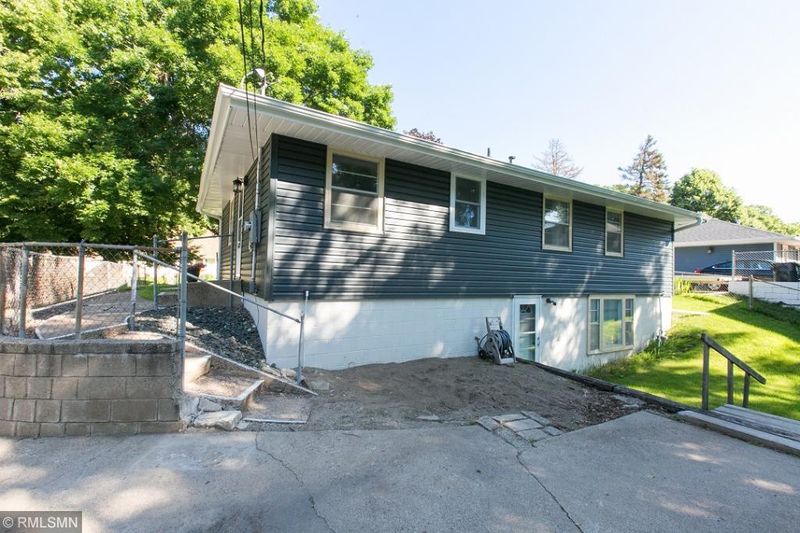 814 108th Ln NW, Coon Rapids, MN 55448