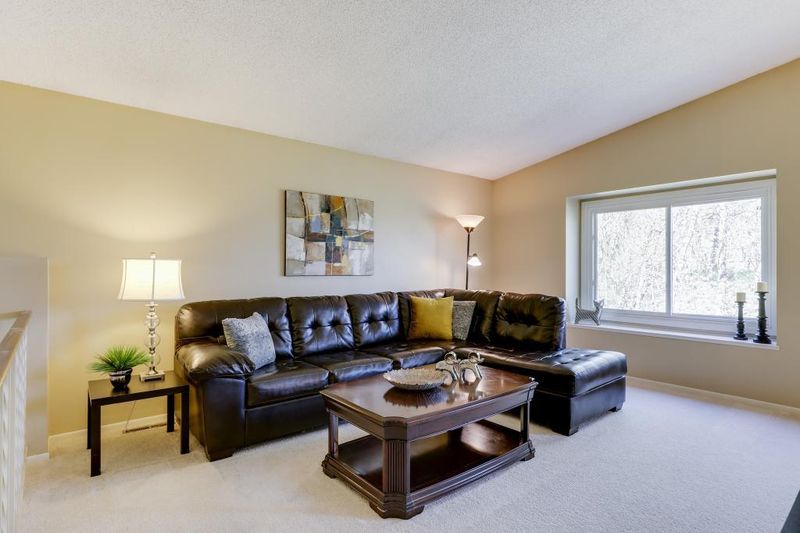 175 Galtier Pl, Shoreview, MN 55126