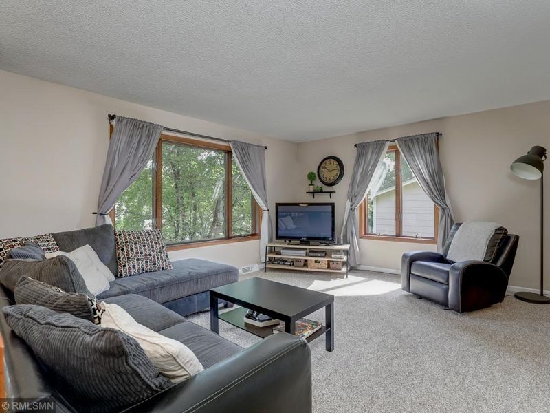 7505 Upper 24th St, Oakdale, MN 55128