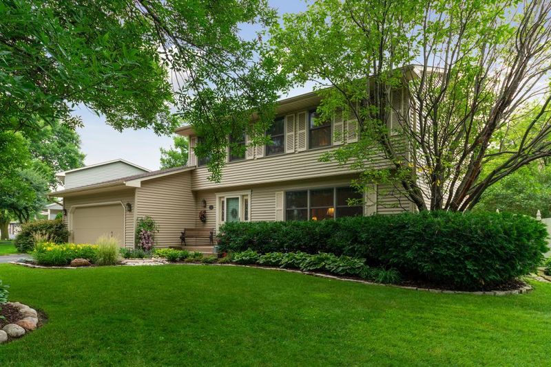 4545 Ranchview Ln N, Plymouth, MN 55446