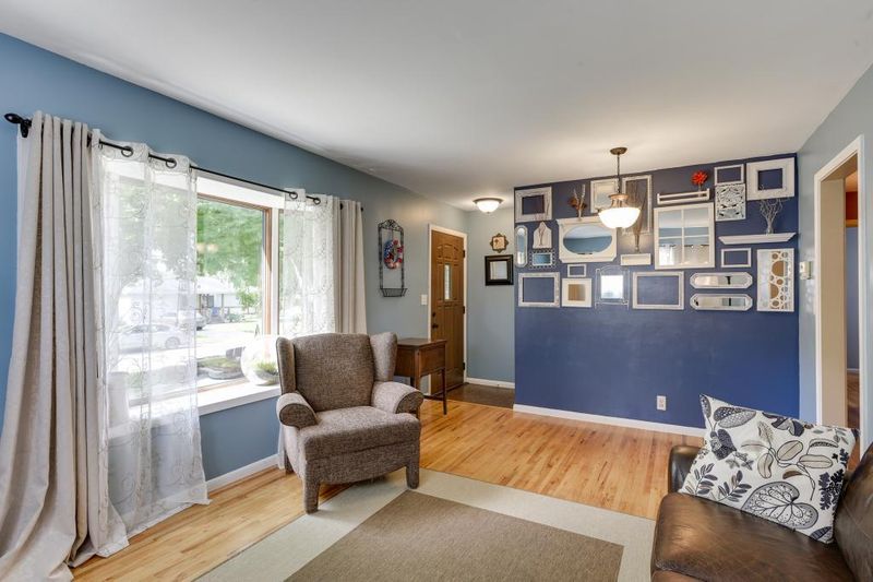9020 Stanlen Rd, Saint Louis Park, MN 55426