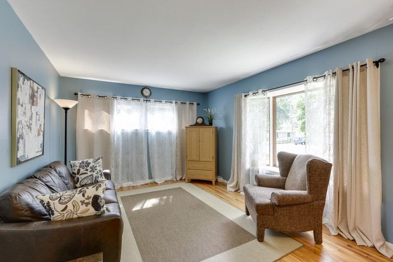 9020 Stanlen Rd, Saint Louis Park, MN 55426