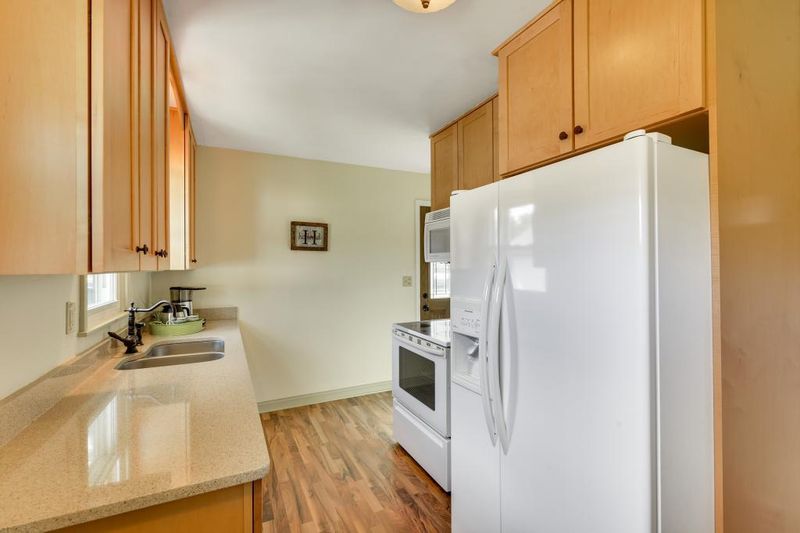 9020 Stanlen Rd, Saint Louis Park, MN 55426