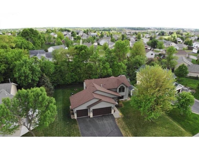 533 Heights Rd NW, Saint Michael, MN 55376
