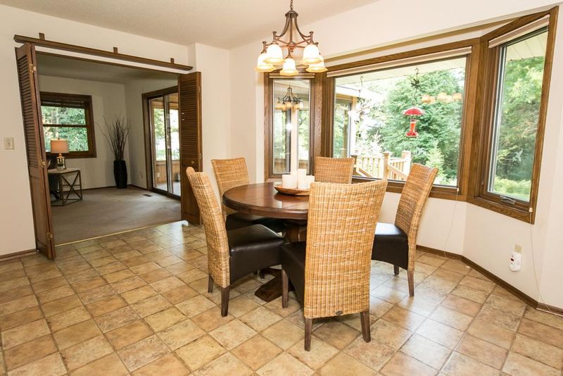 2932 Labore Rd, Little Canada, MN 55109