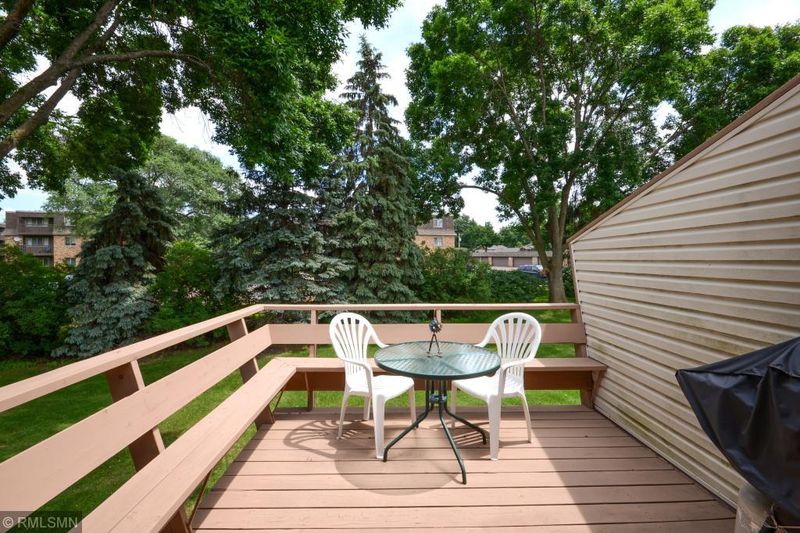 8406 Toledo Ave N, Brooklyn Park, MN 55443