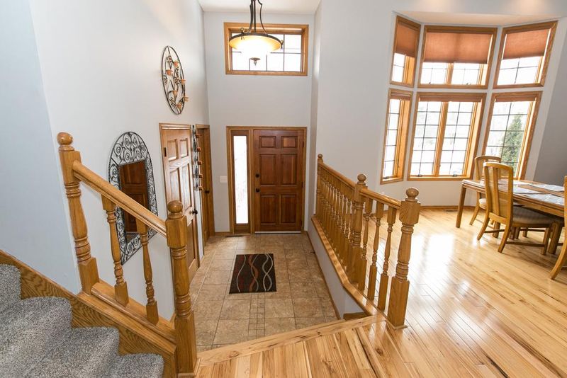 11623 Oakview Ct, Champlin, MN 55316