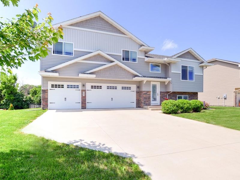 605 Ingalls Dr, Buffalo, MN 55313