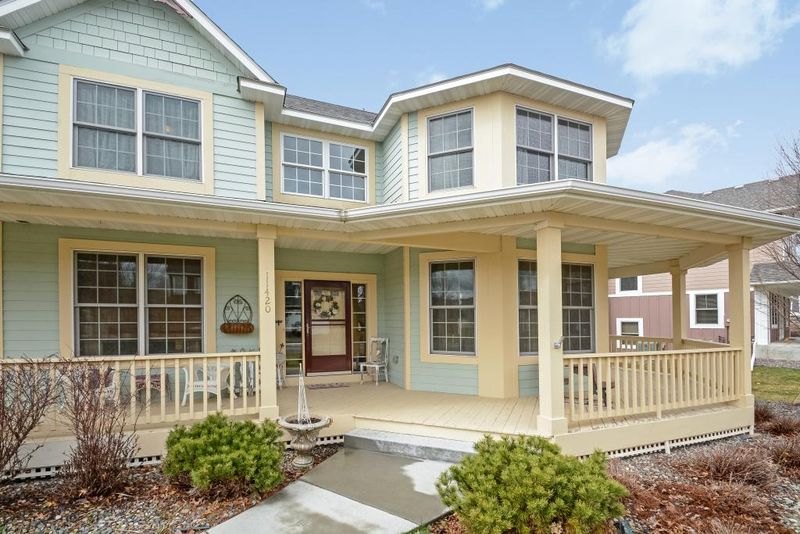 11420 Middleton Trl, Woodbury, MN 55129