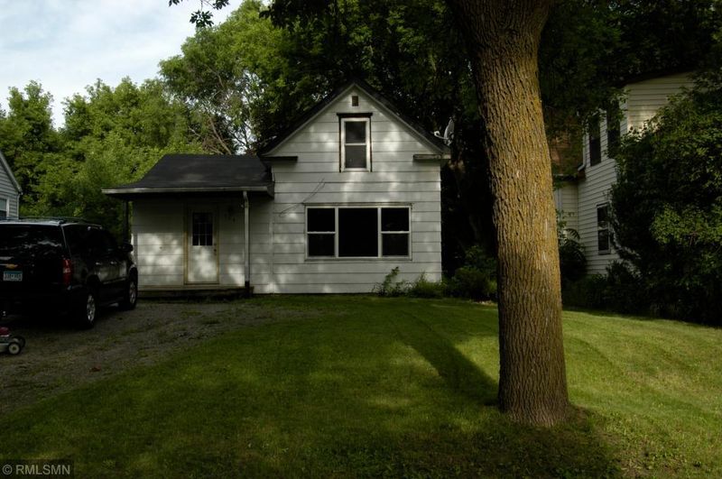 504 14th St SE, Willmar, MN 56201