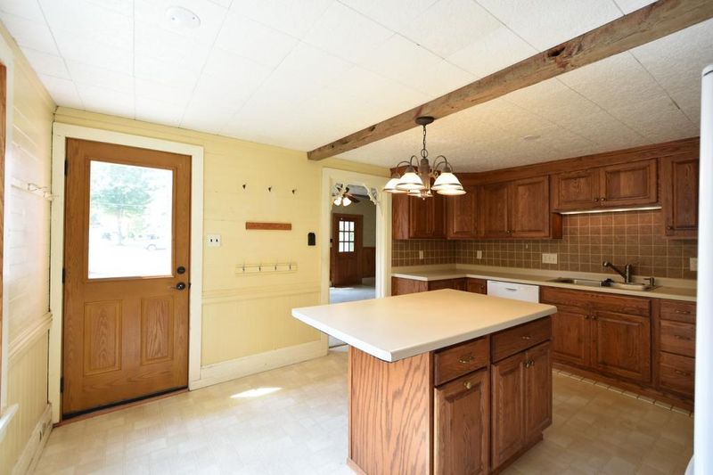 468 E 4th St, Zumbrota, MN 55992