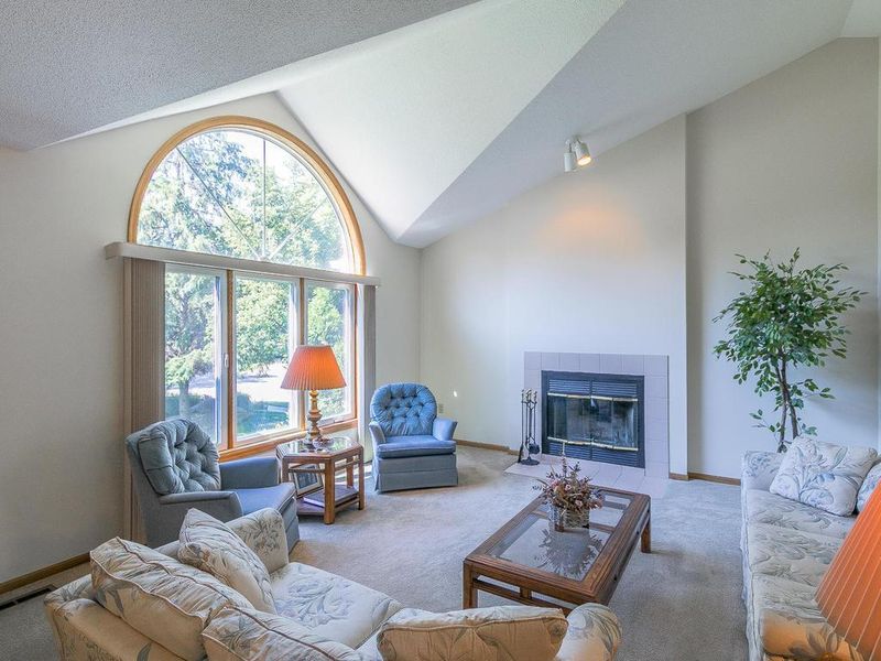 10052 Highview Ct, Champlin, MN 55316