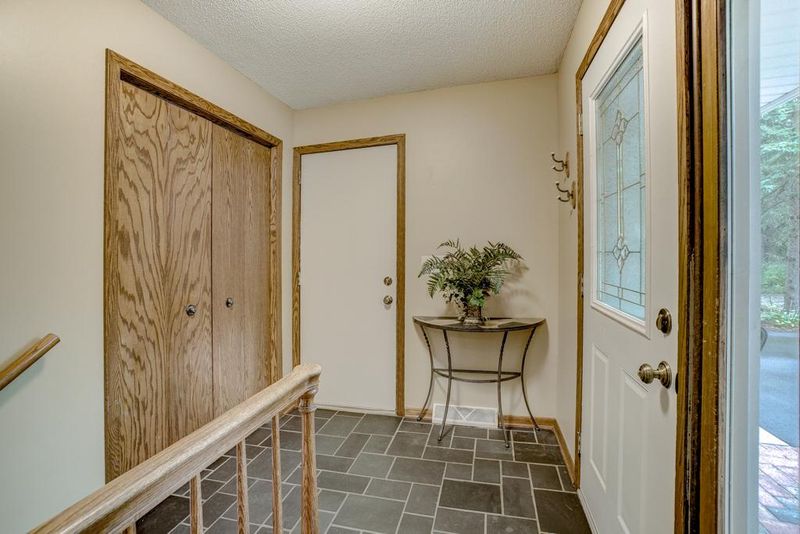 2583 Dianne St, North Saint Paul, MN 55109