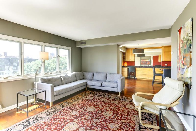210 W Grant St #627, Minneapolis, MN 55403