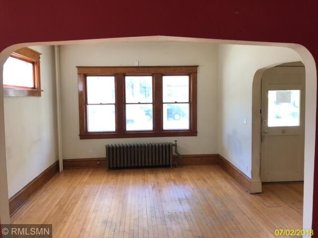 1045 Charles Ave, Saint Paul, MN 55104
