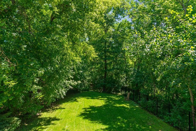 2970 Pilgrim Ln N, Plymouth, MN 55441
