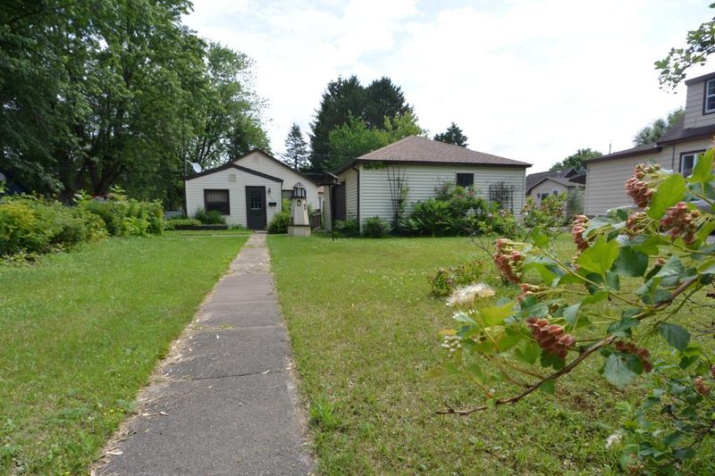 426 10th St, Cloquet, MN 55720