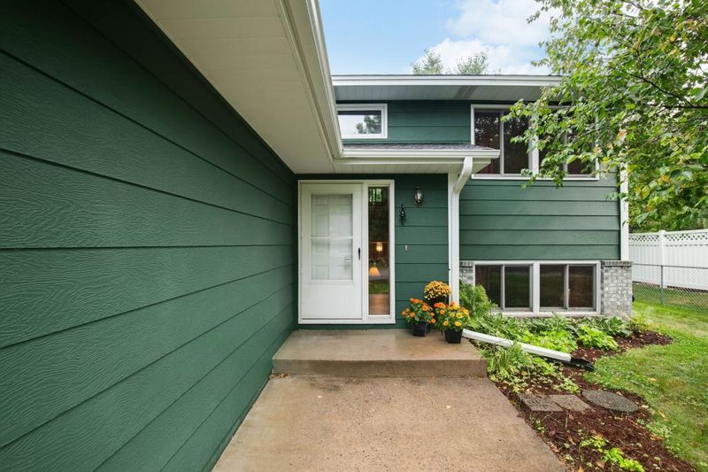 725 107th Ln NW, Coon Rapids, MN 55448