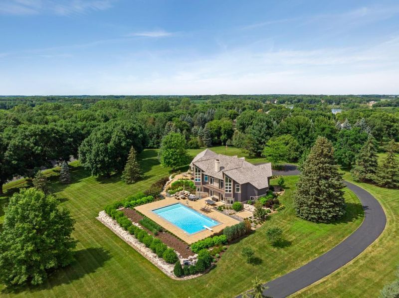 1600 Northridge Dr, Wayzata, MN 55391