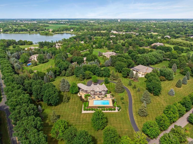 1600 Northridge Dr, Wayzata, MN 55391